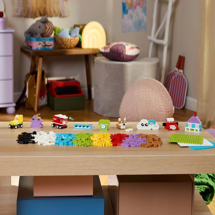 Set creativ LEGO Classic pentru construcție și joacă - set cu cărămizi colorate - construiește o casă, un câine, o mașină amuzantă, o claviatură de pian și un curcubeu - set de artizanat pentru băieți și fete de la 5 ani Seturi de constructie Besuche den LEGO-Store