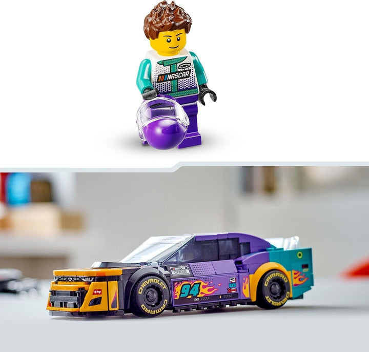 Mașină de jucărie LEGO Speed Champions NASCAR Next Gen Chevrolet Camaro ZL1; Set de construit și jucat cu mașină de curse; Cadou pentru băieți și fete cu vârsta de peste 9 ani 76935 Seturi de constructie Besuche den LEGO-Store