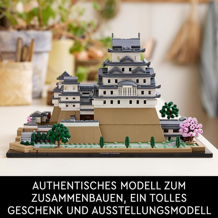 Castelul LEGO Architecture Himeji, Kit model pentru adulți, Colecția Landmark, Set pentru fanii grădinăritului creativ și ai culturii japoneze, cu copac cu flori de cireș, cadou pentru el și ea 21060 Seturi de constructie Besuche den LEGO-Store